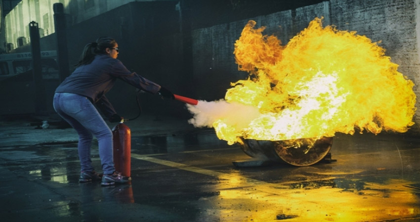 شارژ کپسول آتش نشانی در چهاردانگه توسط ایمن سازان